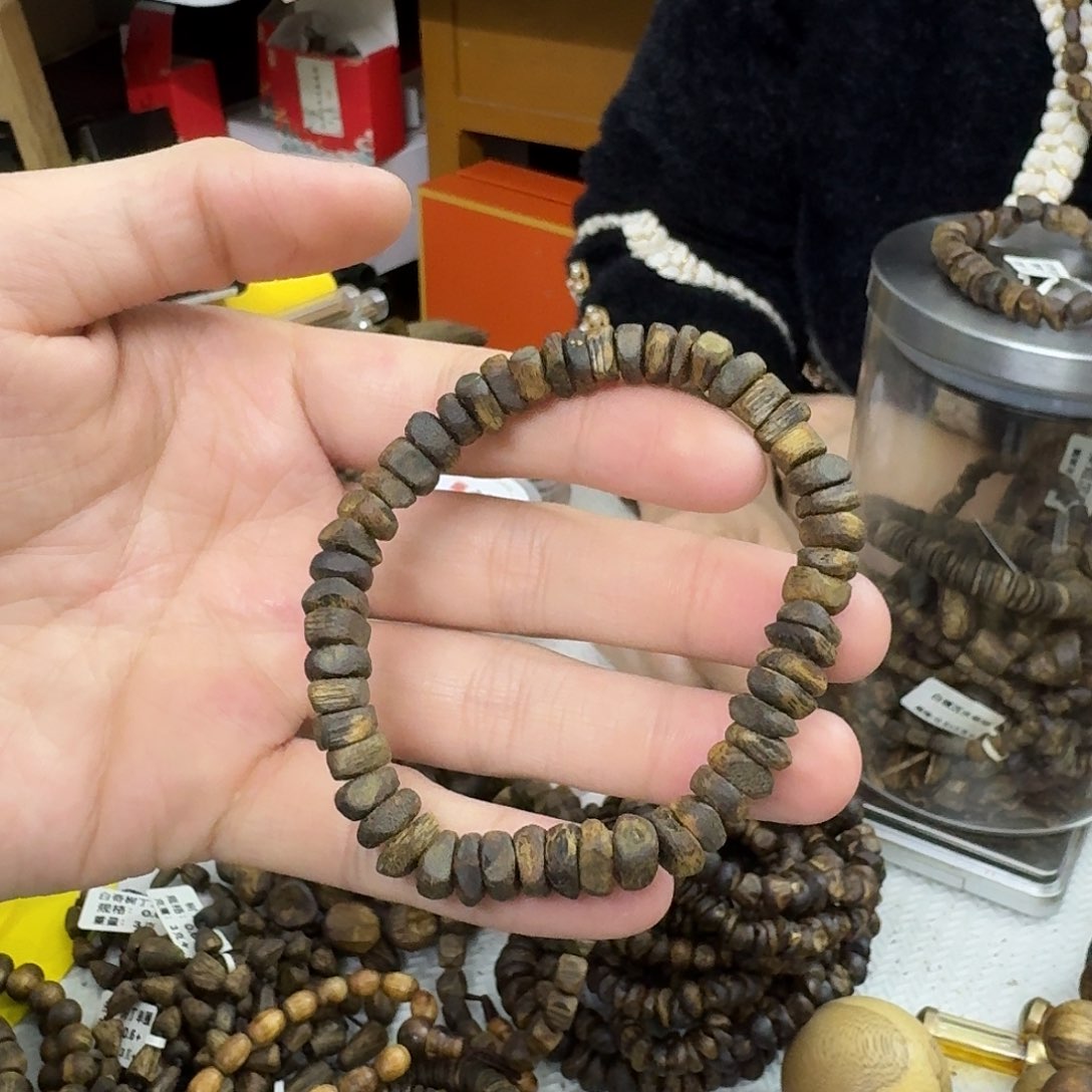 沉香木手串白棋沉水方珠单圈 8 克多样性发一