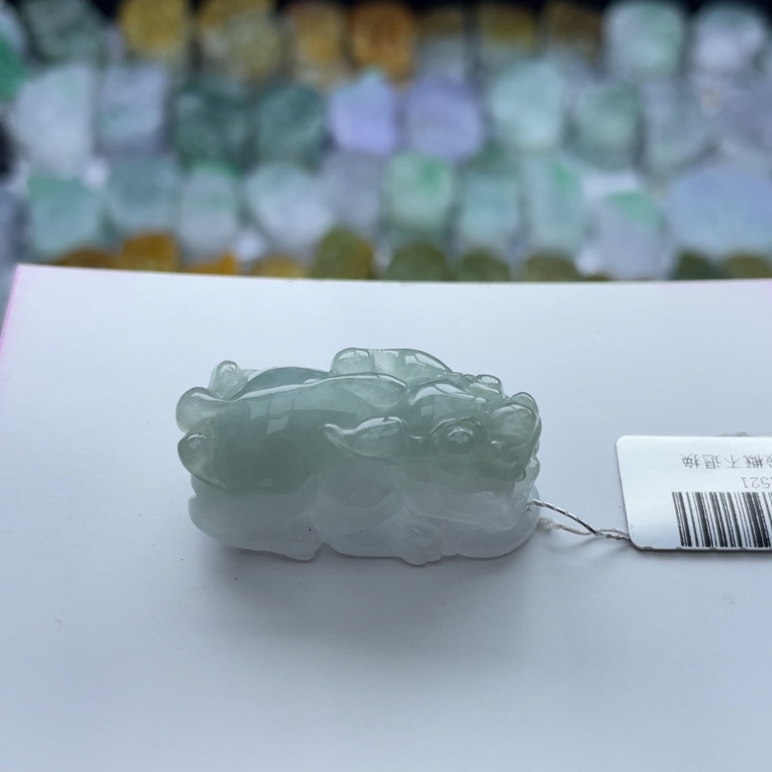 翡翠颈饰未镶嵌貔貅