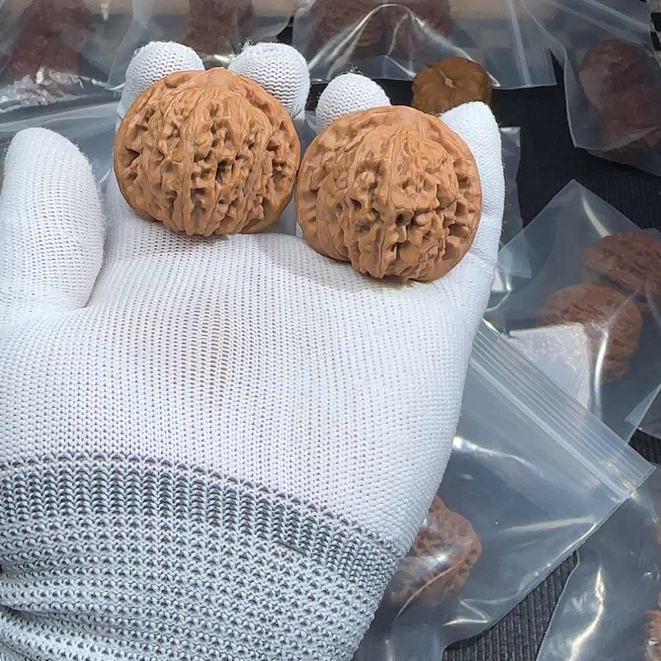 【闪购商品】文玩核桃把件四座楼