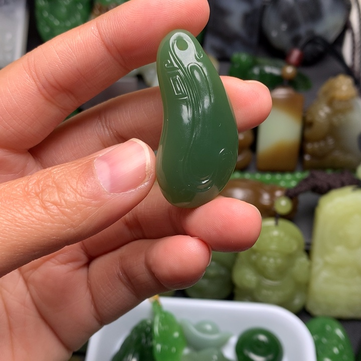 清***林和田玉未镶嵌颈饰