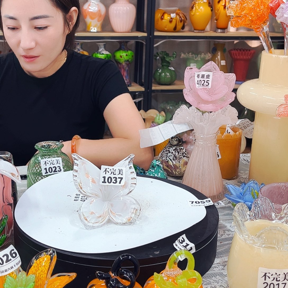 1037蝴蝶 家悦琉璃工艺品不完美