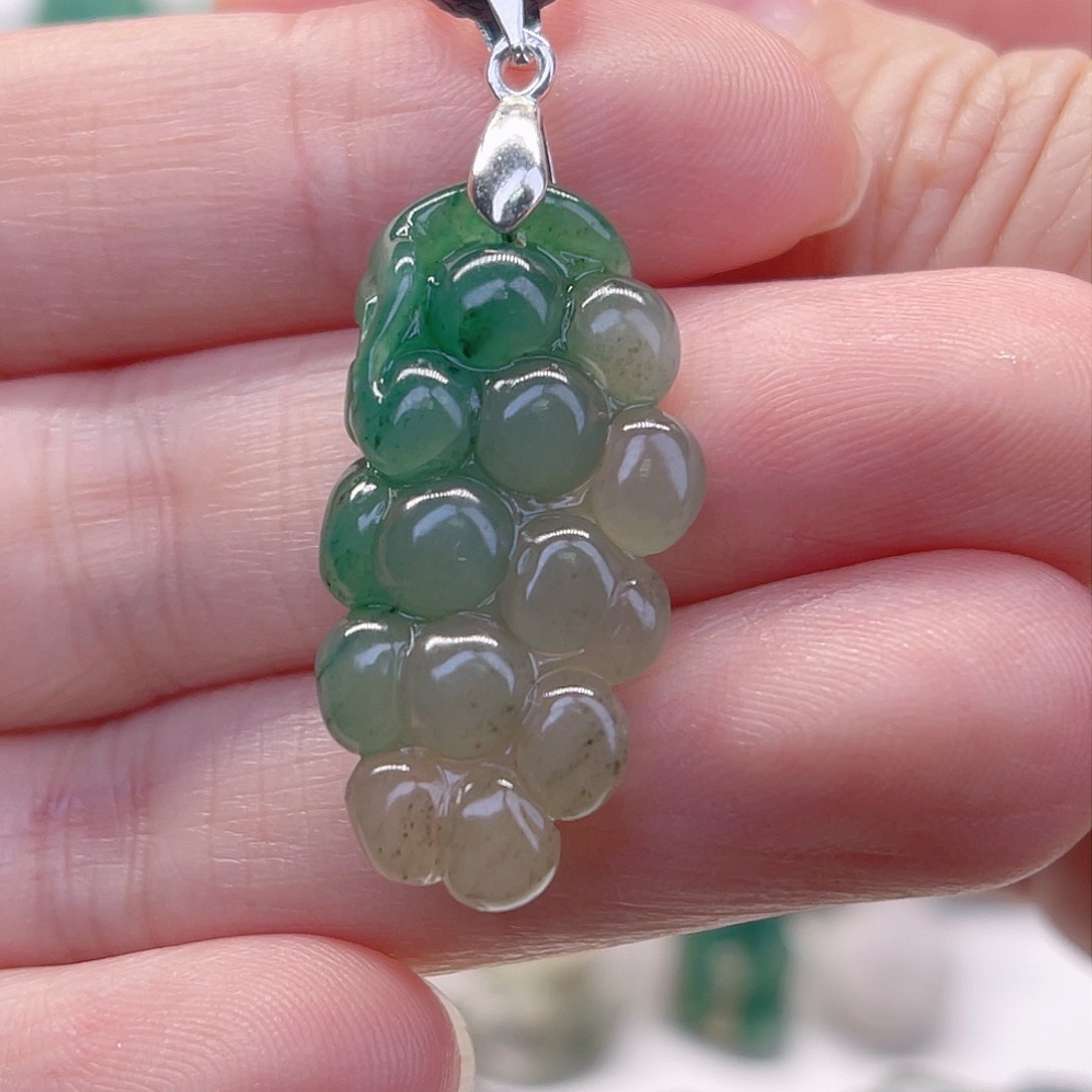 独山玉颈饰未镶嵌