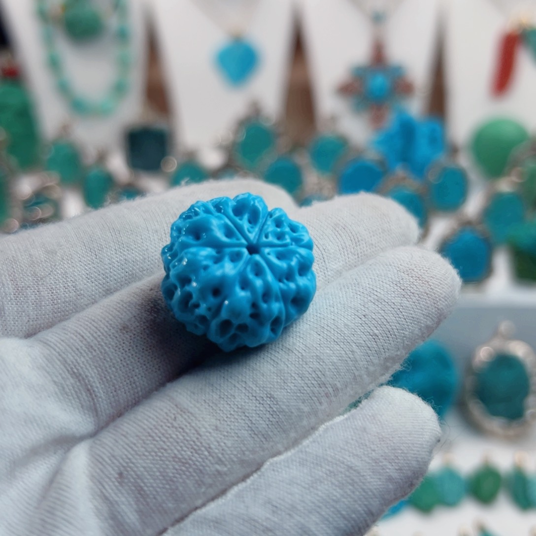 绿松石颈饰未镶嵌