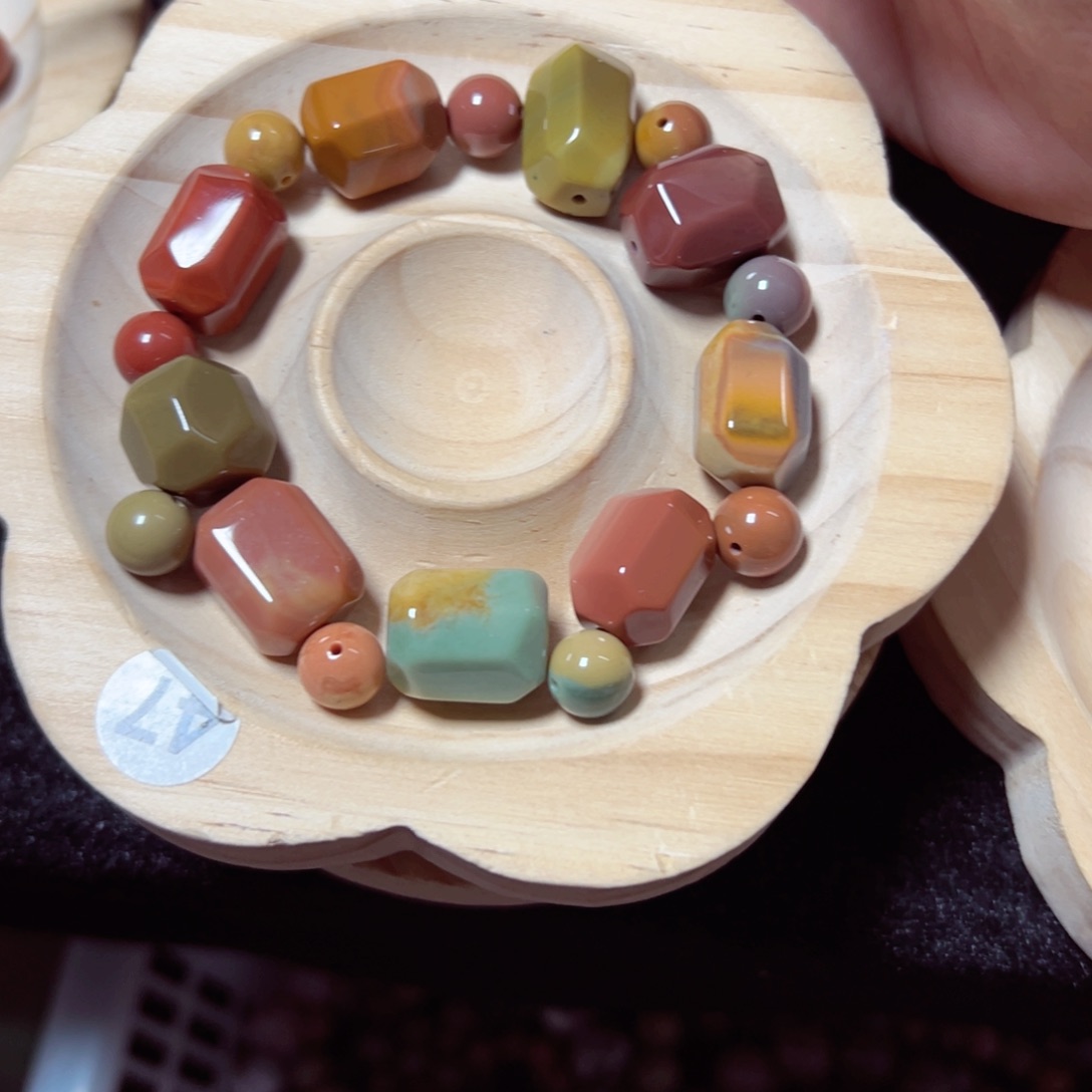 垒***石英质玉手链未镶嵌140