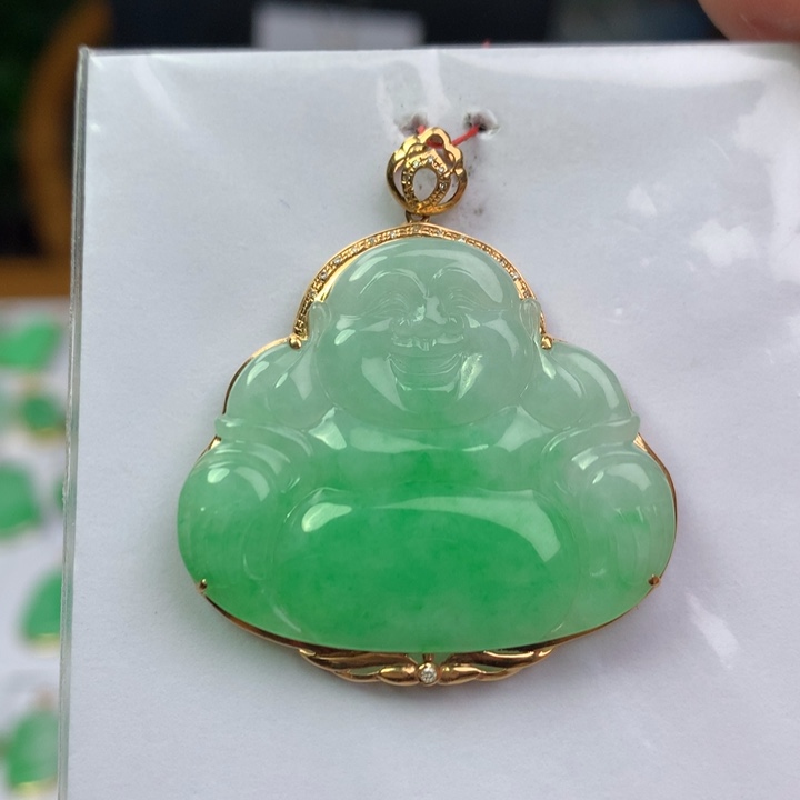 颈饰18K金镶嵌翡翠
