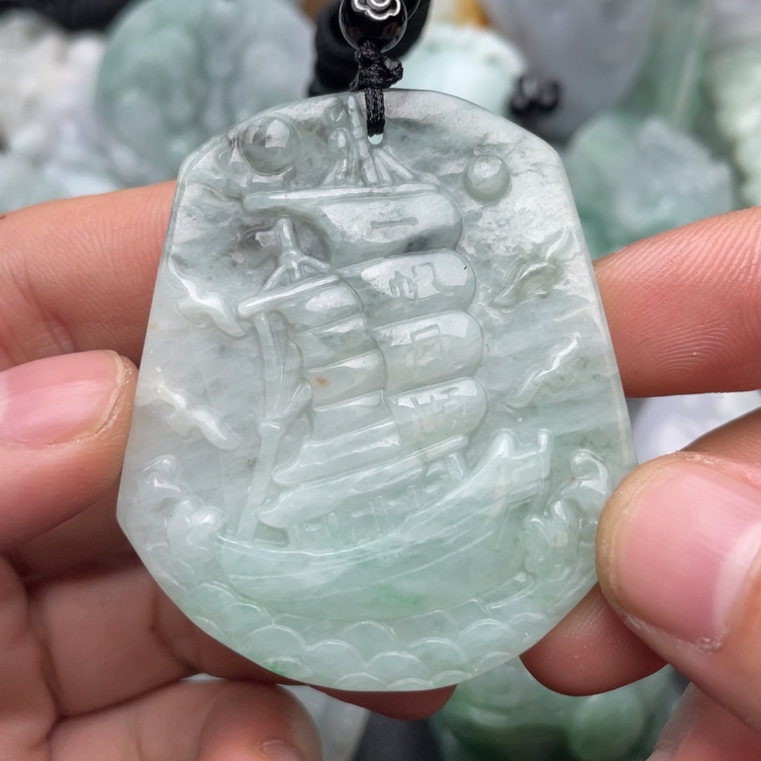 翡翠未镶嵌吊坠(不含链)