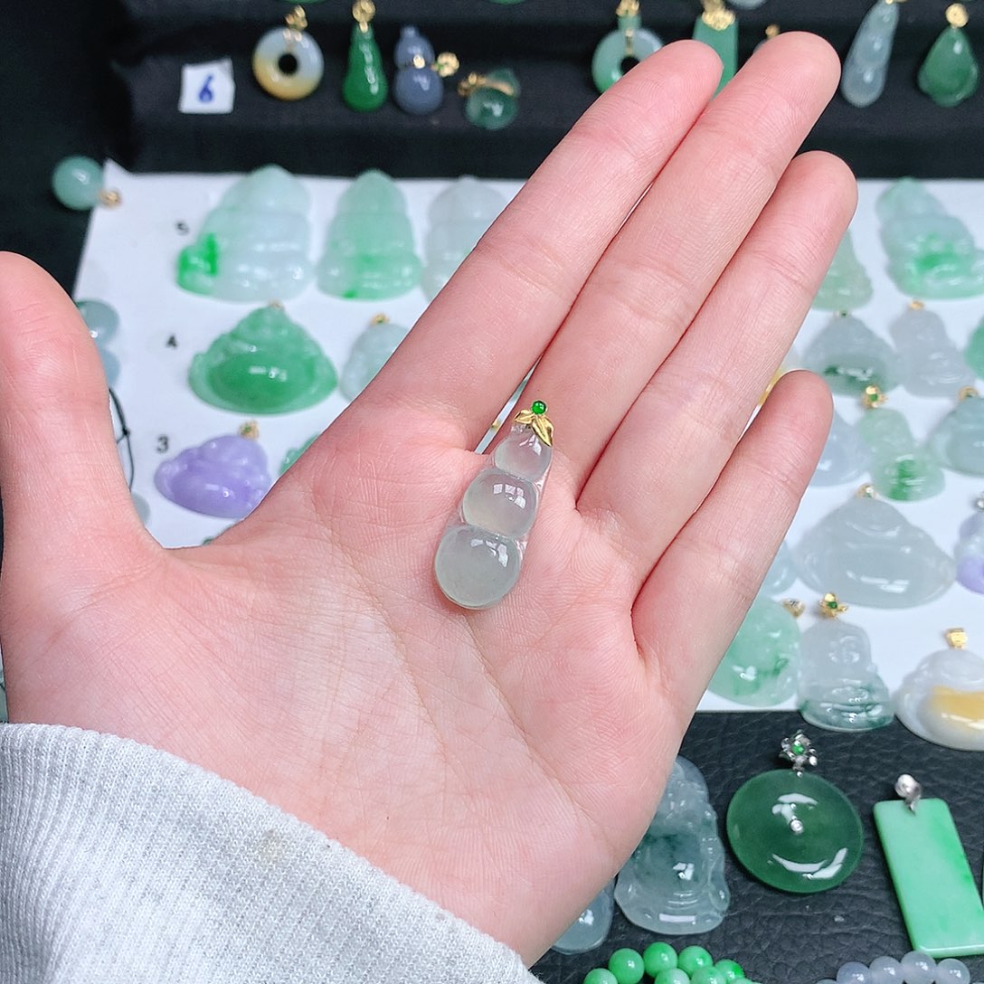 翡翠吊坠(不含链)未镶嵌翡翠