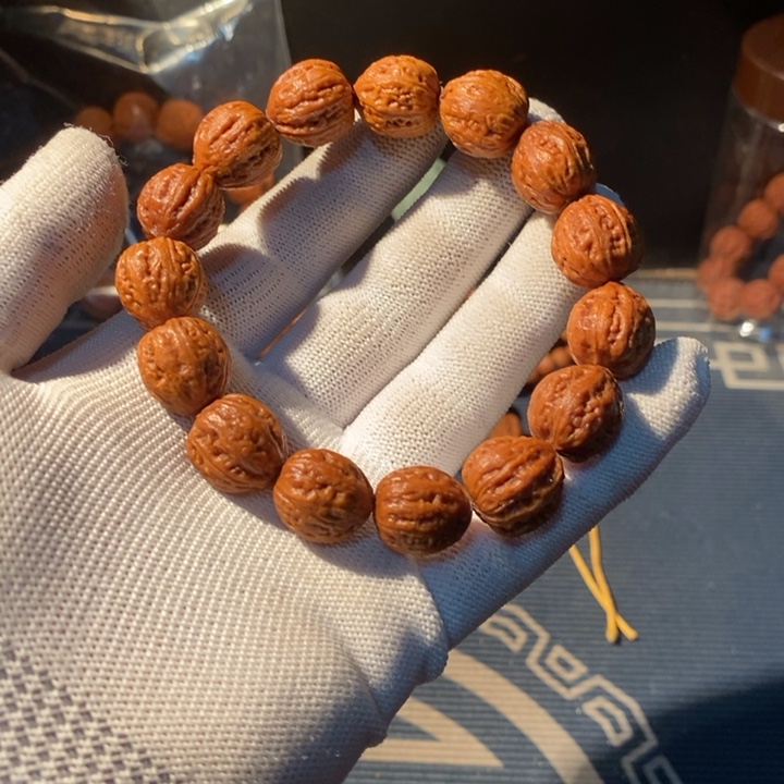 文玩核桃手串……48