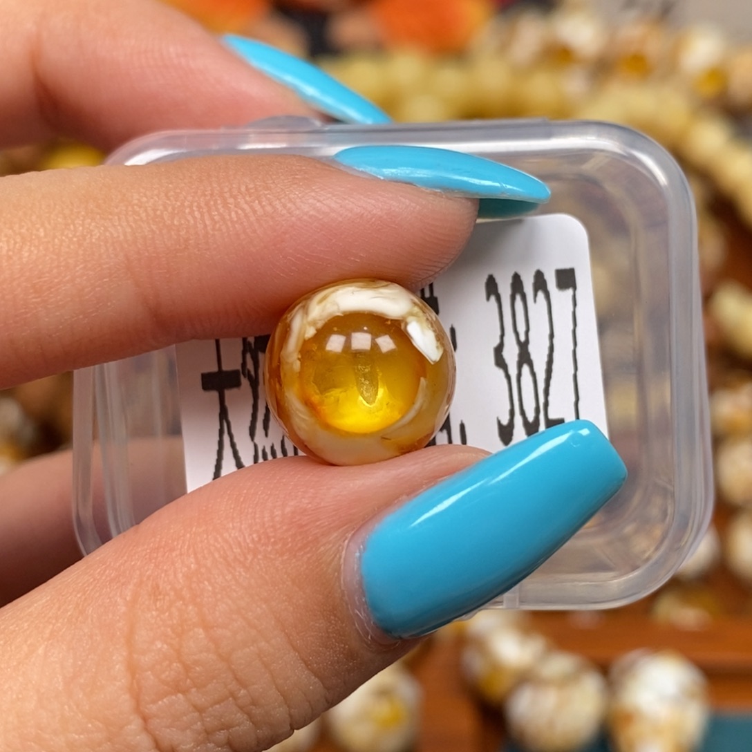 蜜蜡未镶嵌珠宝奇石3827