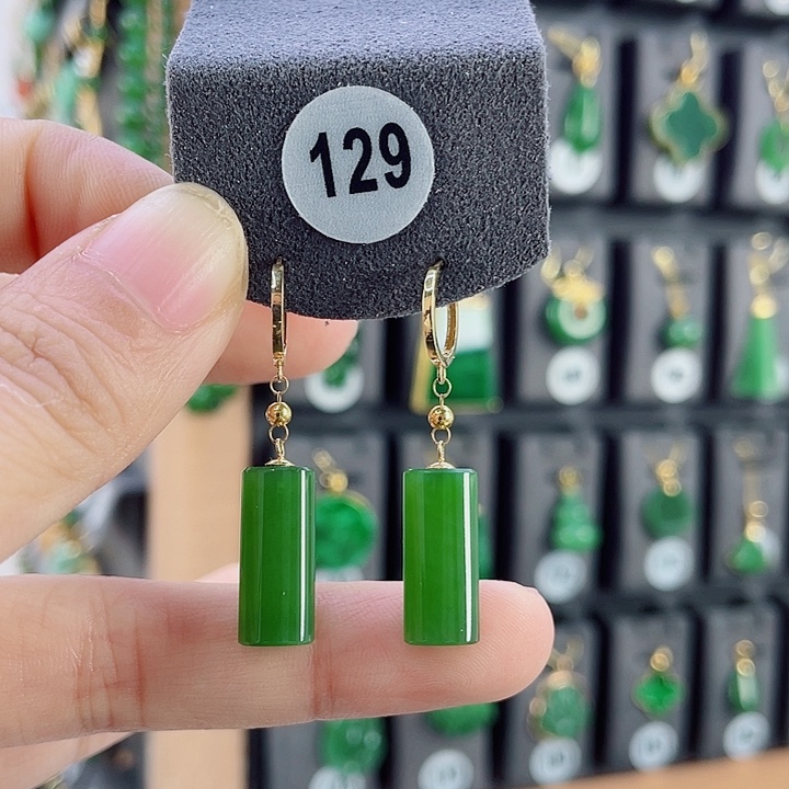 18K金镶嵌和田玉耳饰