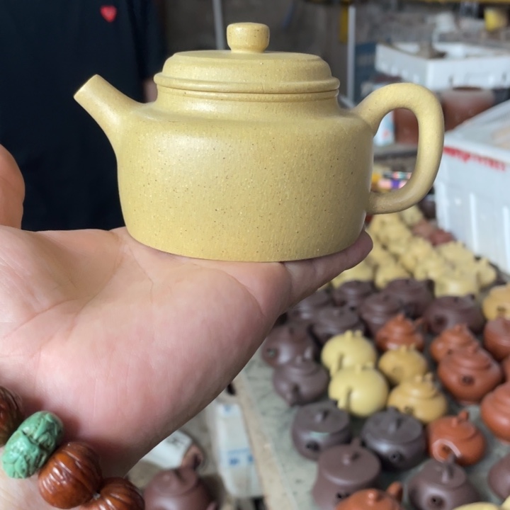 紫砂紫砂德钟。 本绿。（微暇