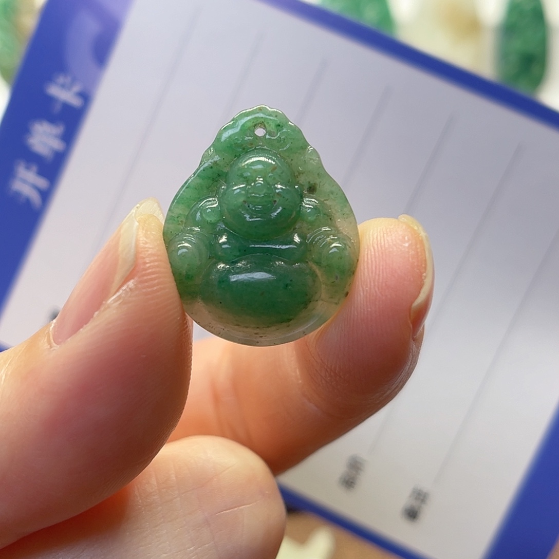 独山玉未镶嵌颈饰