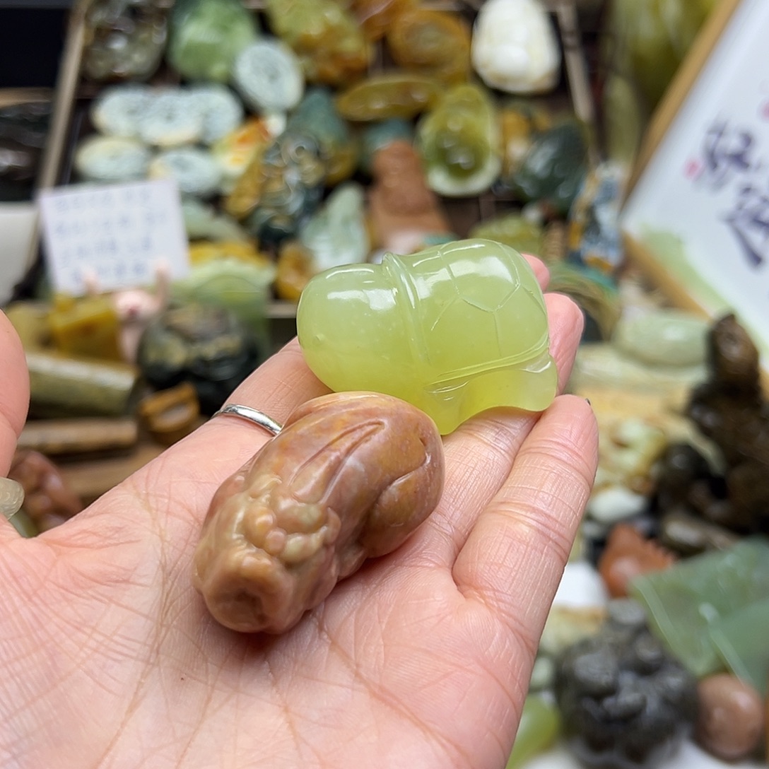 翊***儿未镶嵌岫玉颈饰辽阳料貔貅和龟