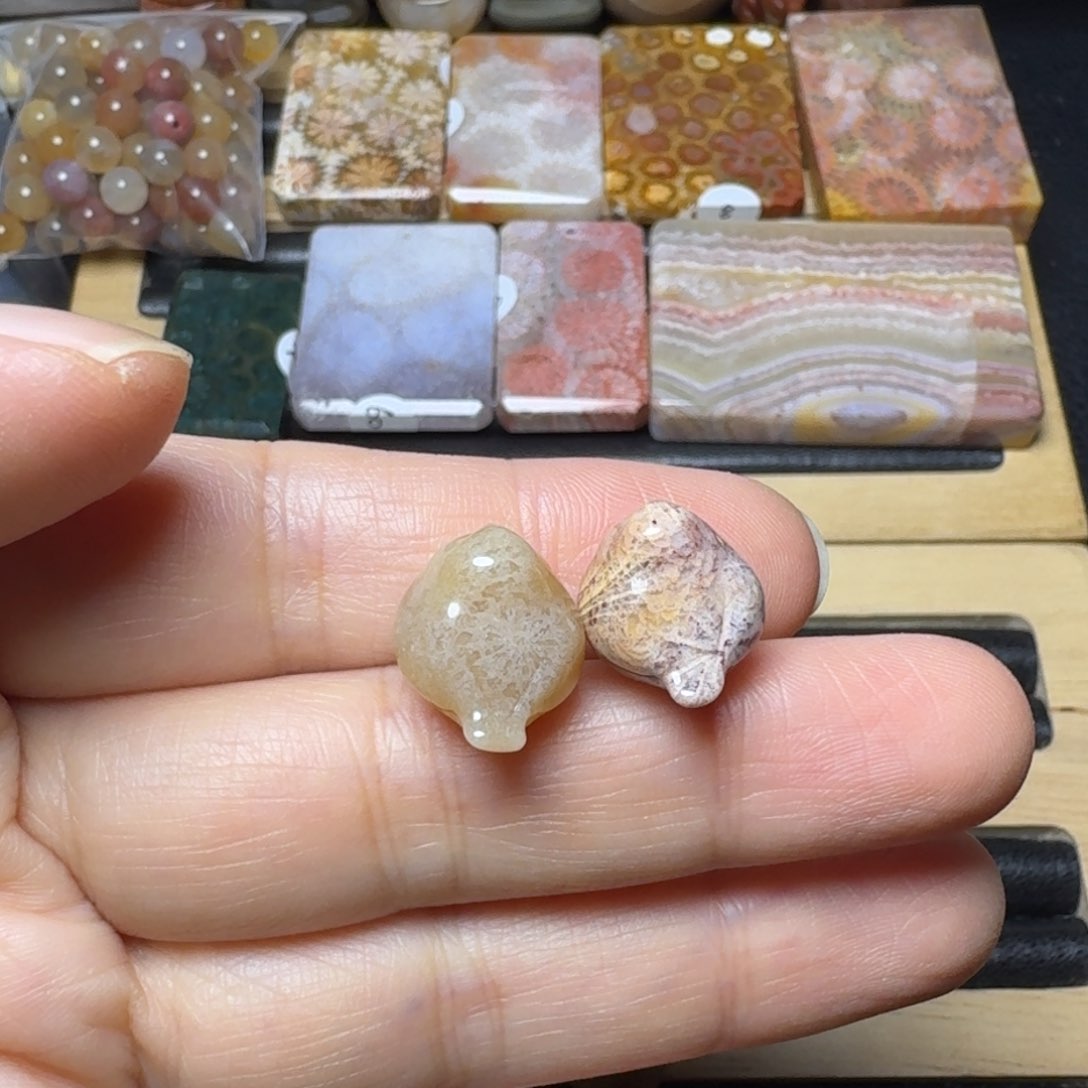 硅化玉特8，15未镶嵌蔷*