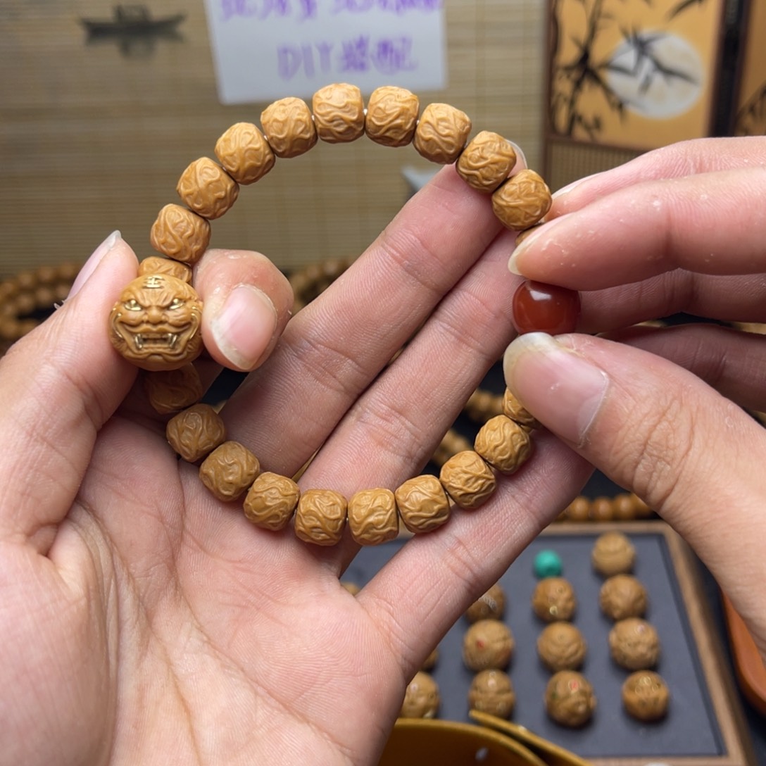 拿***。猴头核桃吊坠➕配饰➕单颗