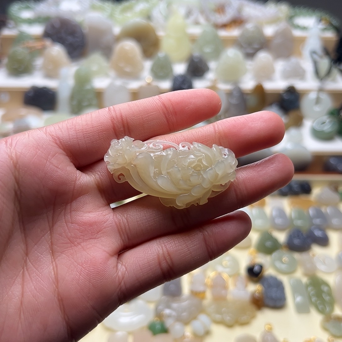 和田玉吊坠(赠链)未镶嵌飘****你