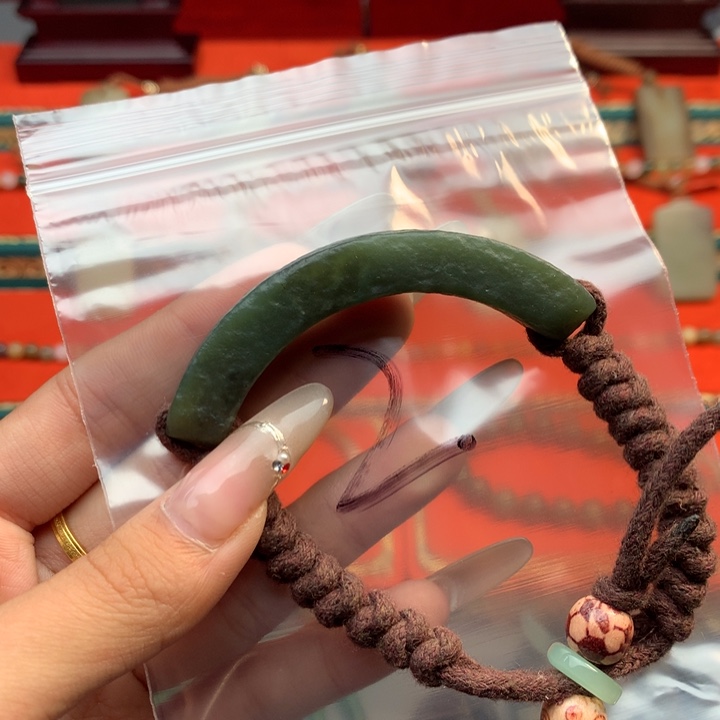 和田玉（糖玉）颈饰未镶嵌