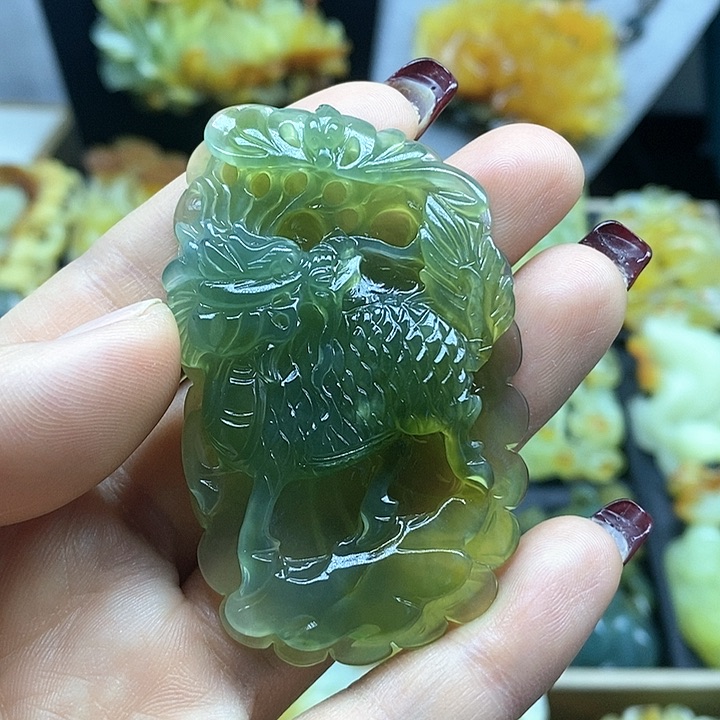 蛇纹石玉挂件未镶嵌