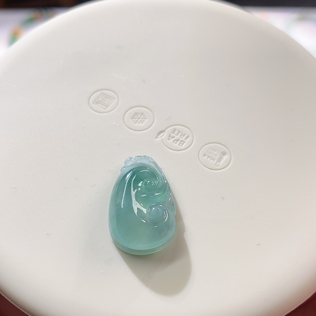 翡翠裸石冰飘花如意