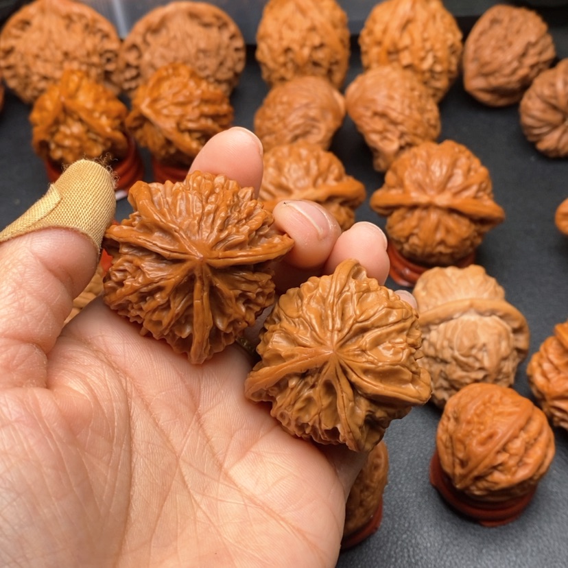 【闪购商品】文玩核桃把件四棱色差