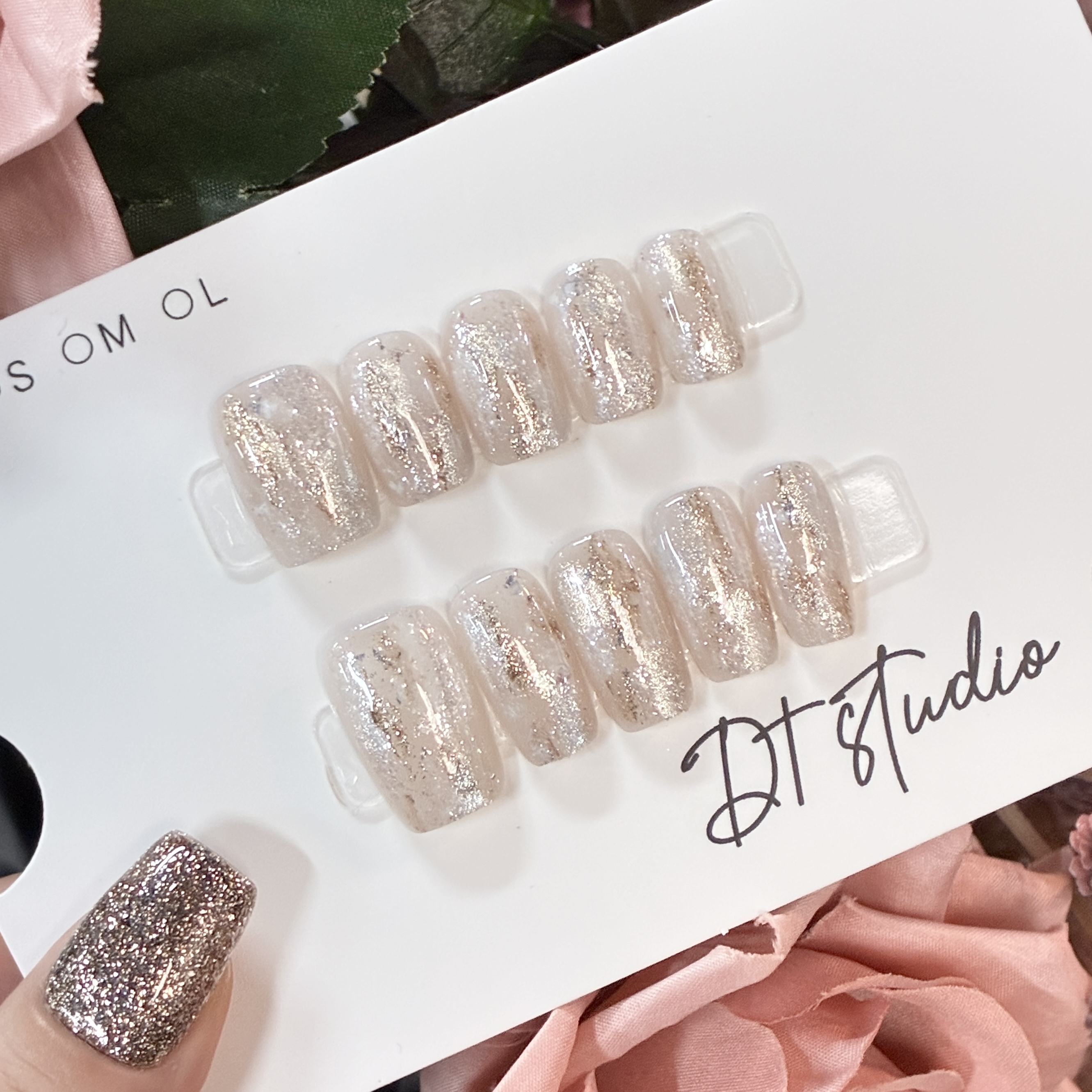 【山雪恋】爆闪手工穿戴甲高级猫眼美甲夏季纯欲风显白