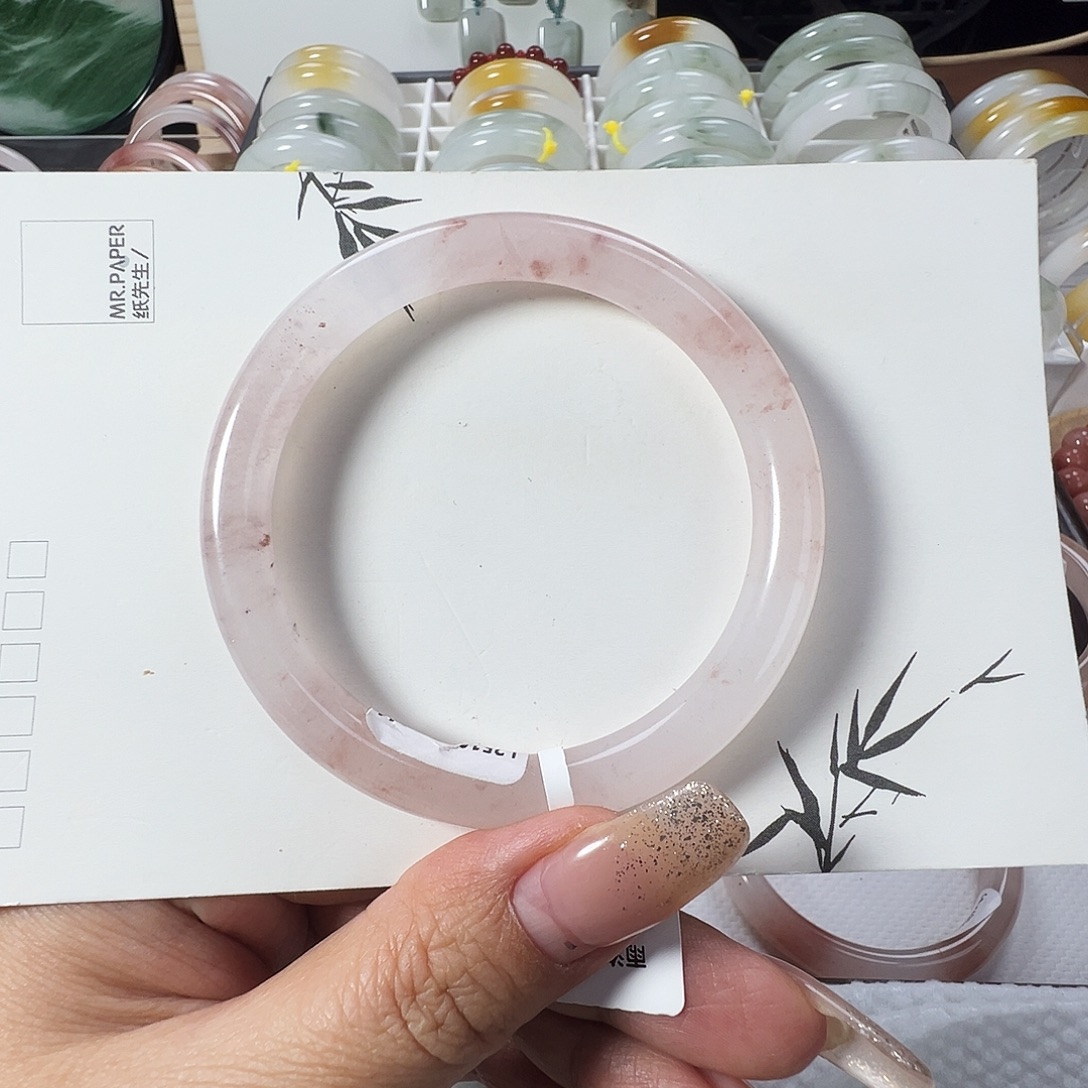 歌***夫石英质玉（金丝玉）未镶嵌手镯