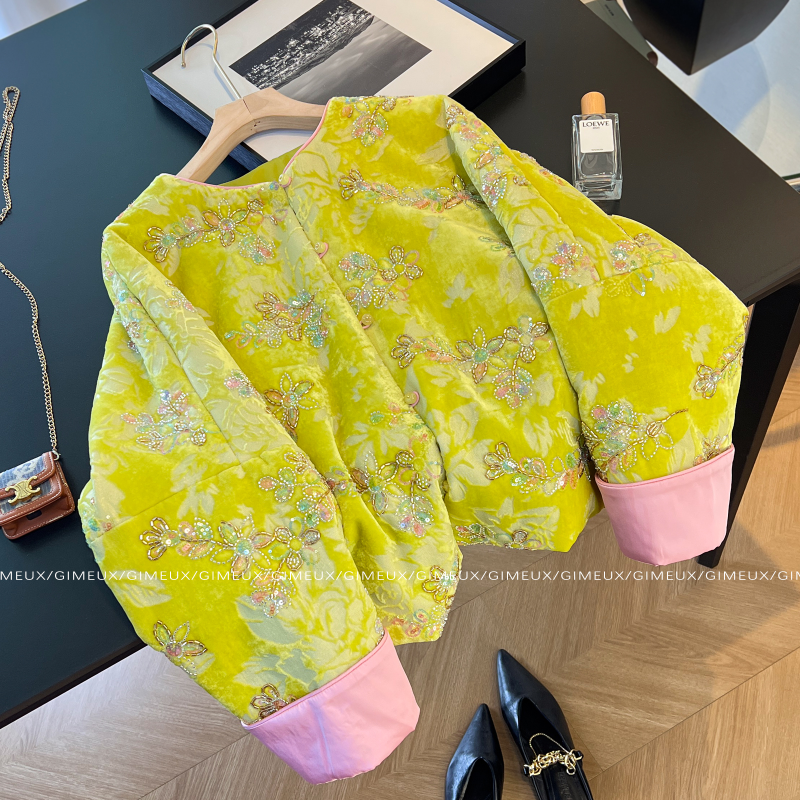 新中式刺绣高端丝绒外套女2025冬季设计感钉珠轻奢气质加厚棉上衣