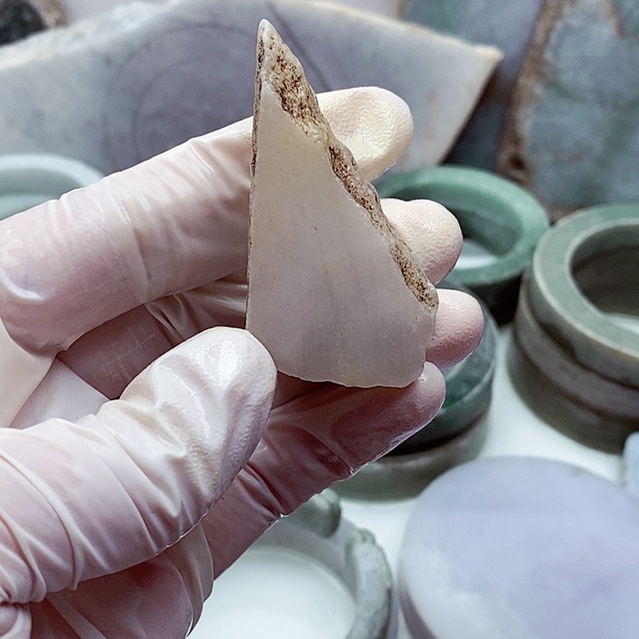 翡翠颈饰未镶嵌缅甸翡翠A货边角