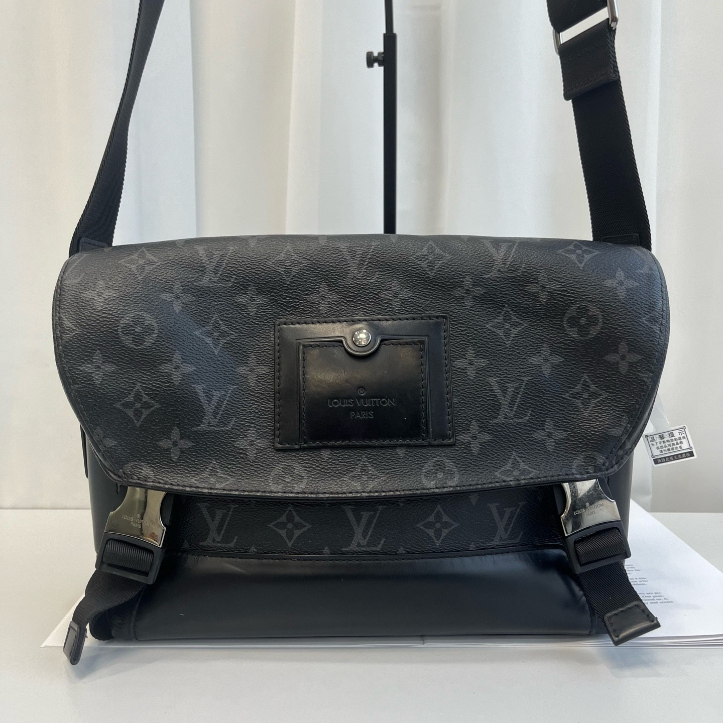 99新 LouisVuitton/路易威登 Voyager黑武士邮差单肩斜挎包芯片款