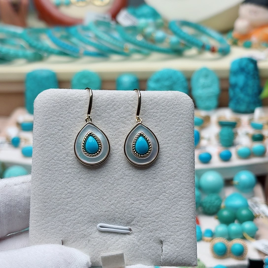 绿松石未镶嵌耳饰