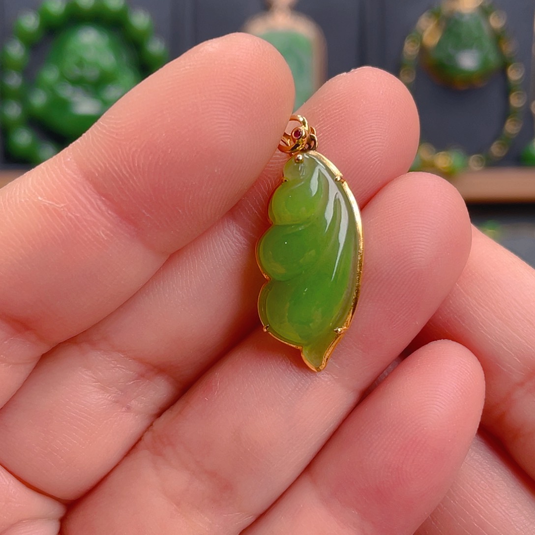 和田玉（碧玉）吊坠(不含链)18K金镶嵌1280