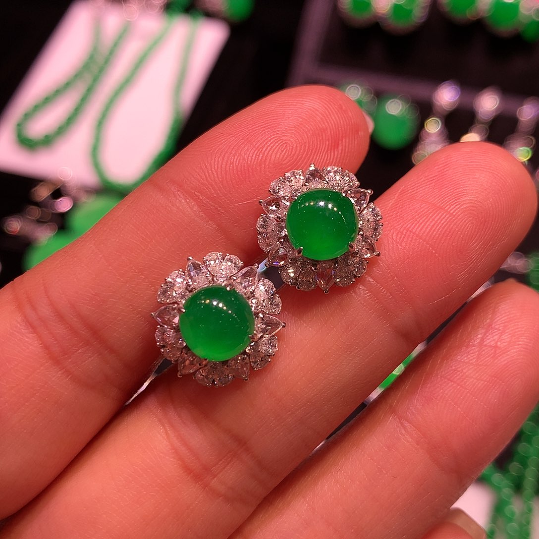 翡翠耳饰18K金镶嵌依*缅甸翡翠耳饰18k镶嵌