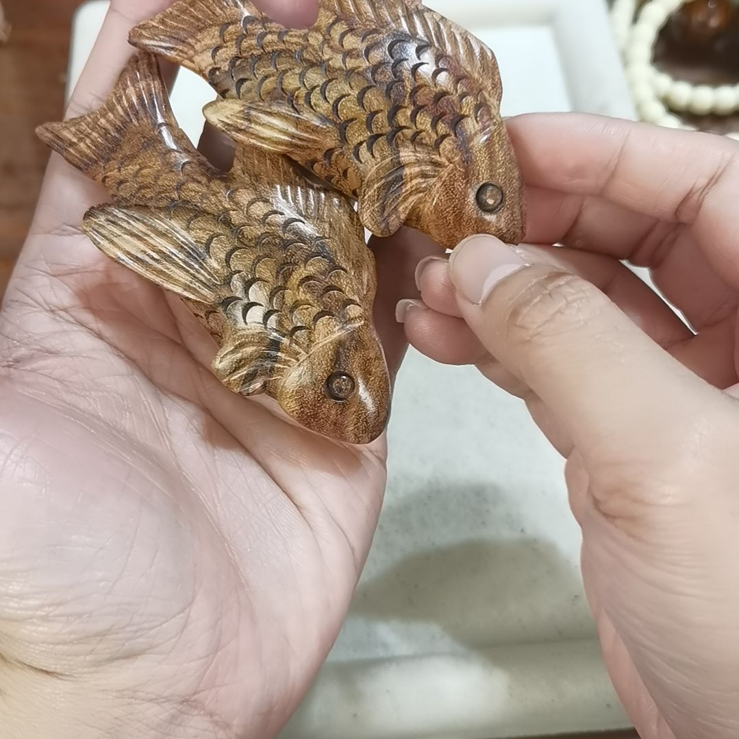 黄花梨/降香黄檀把件年年有鱼手把件