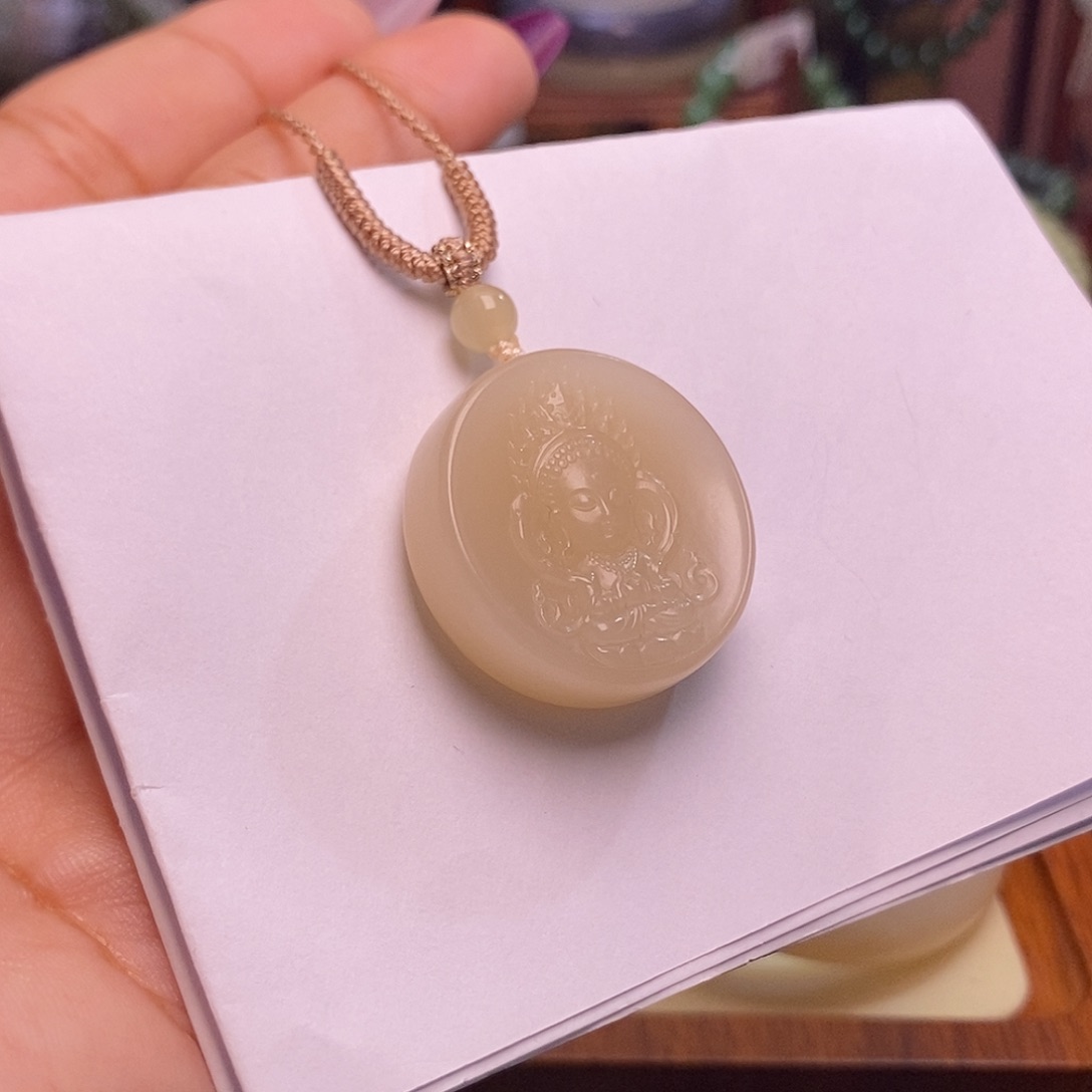 和田玉未镶嵌颈饰藕粉老矿料收藏宝宝佛