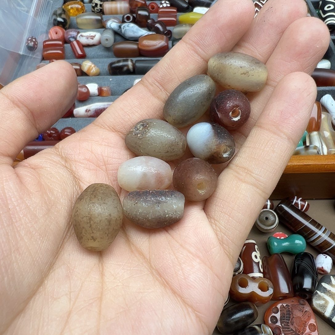 玛瑙/玉髓未镶嵌珠宝半成品有裂
