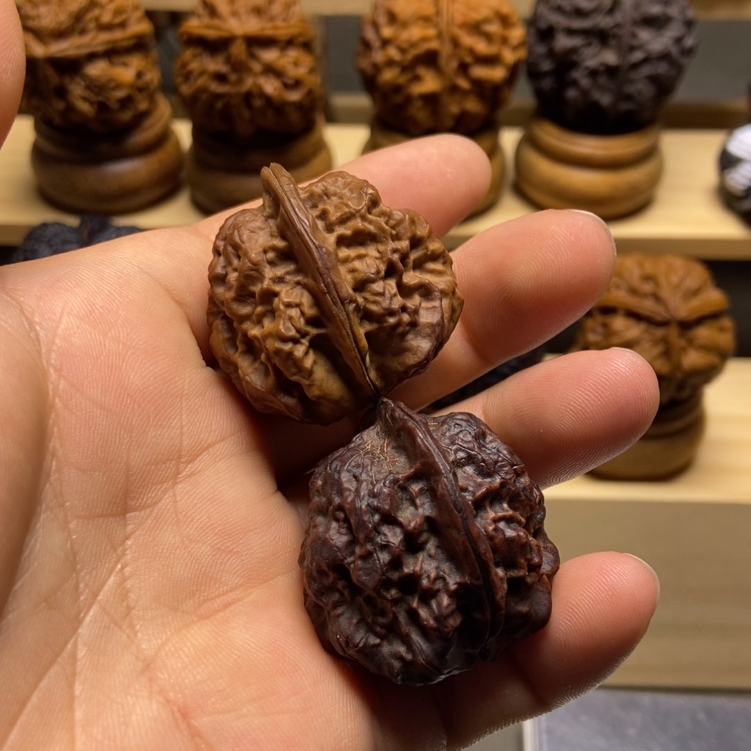 文玩核桃吊坠三角龙34mm