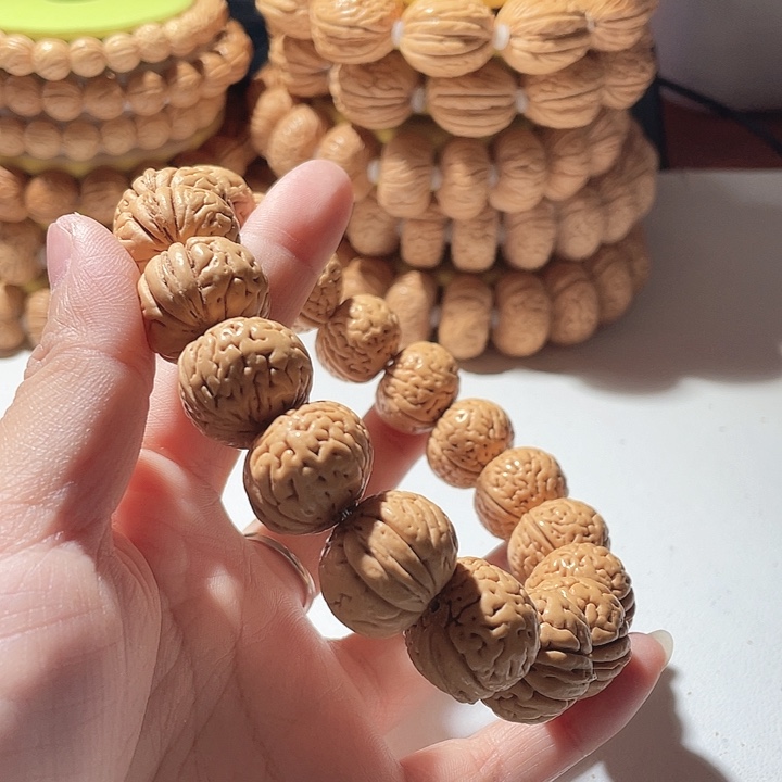 人***己桃核吊坠桃核手串金鱼肚13