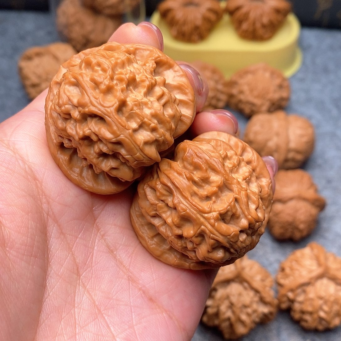 文玩核桃把件歪**德三角白41全