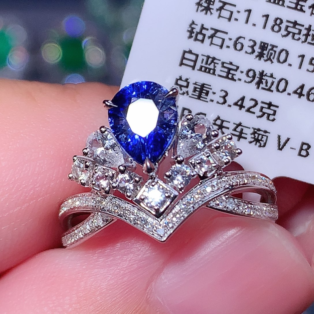 戒指蓝宝石18K金镶嵌
