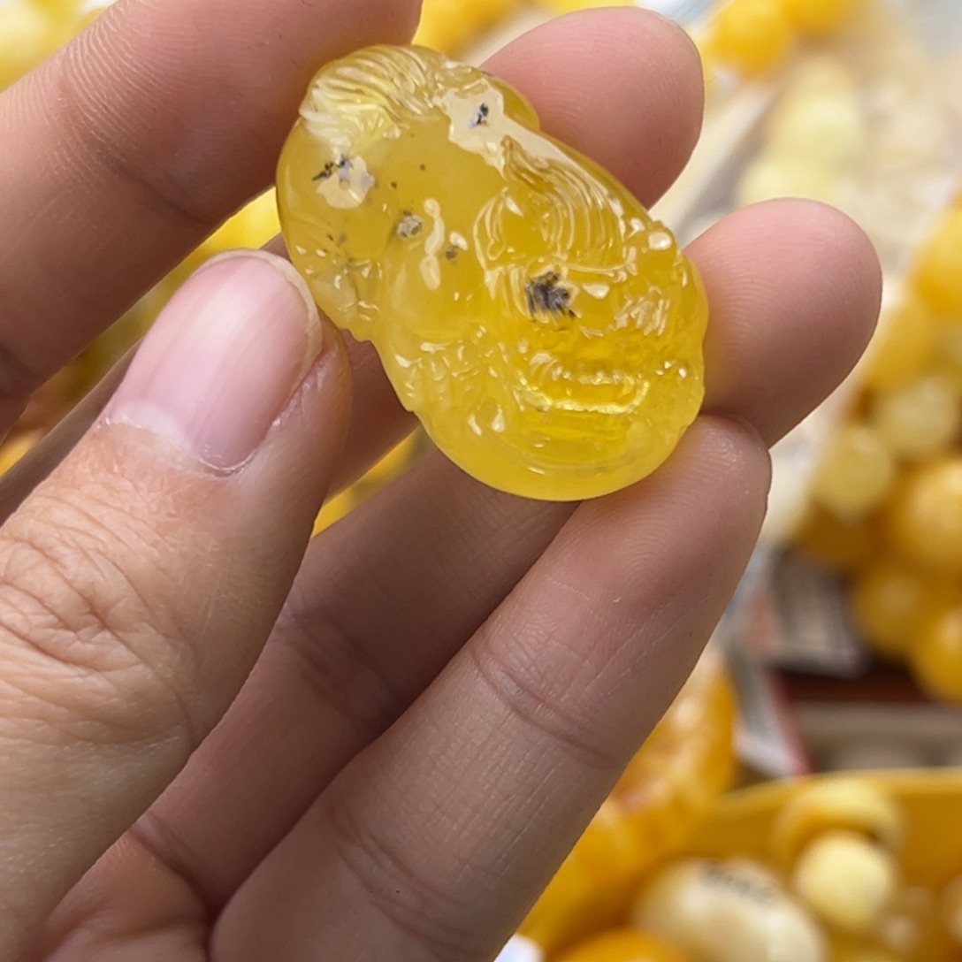 琥珀珠宝奇石未镶嵌