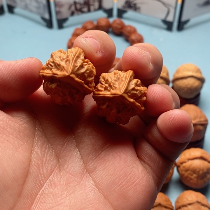 文玩核桃把件三棱