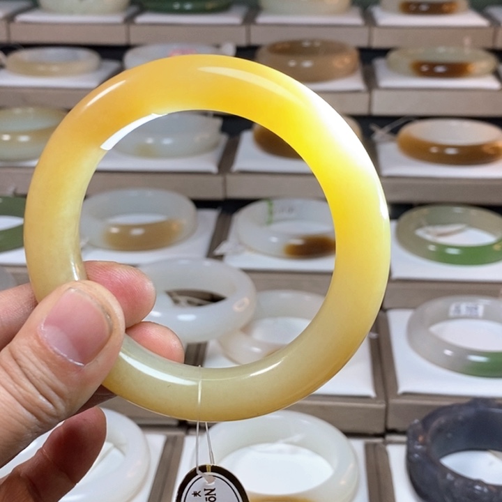 和田玉手镯未镶嵌58