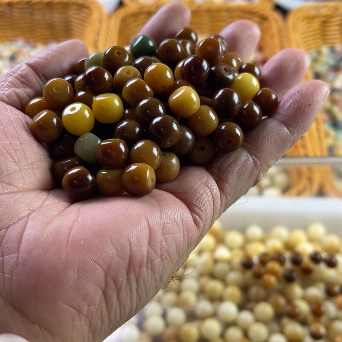 白玉菩提吊坠9-8风化桶珠300颗