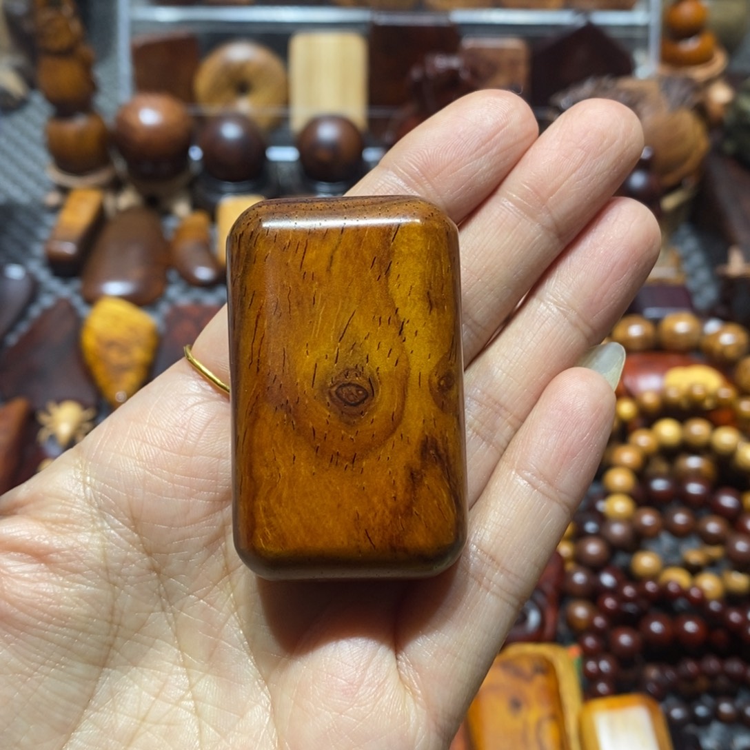 ****子微凹黄檀（南美大红酸枝）木