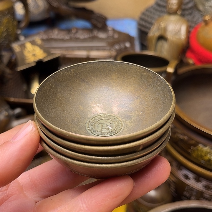 精美铜器批发档口