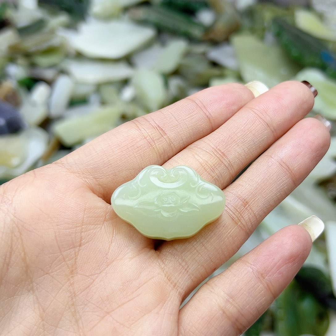 颈饰未镶嵌和田玉