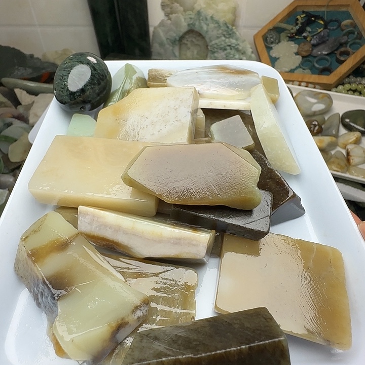 远***志和田玉（糖玉）未镶嵌珠宝半成品