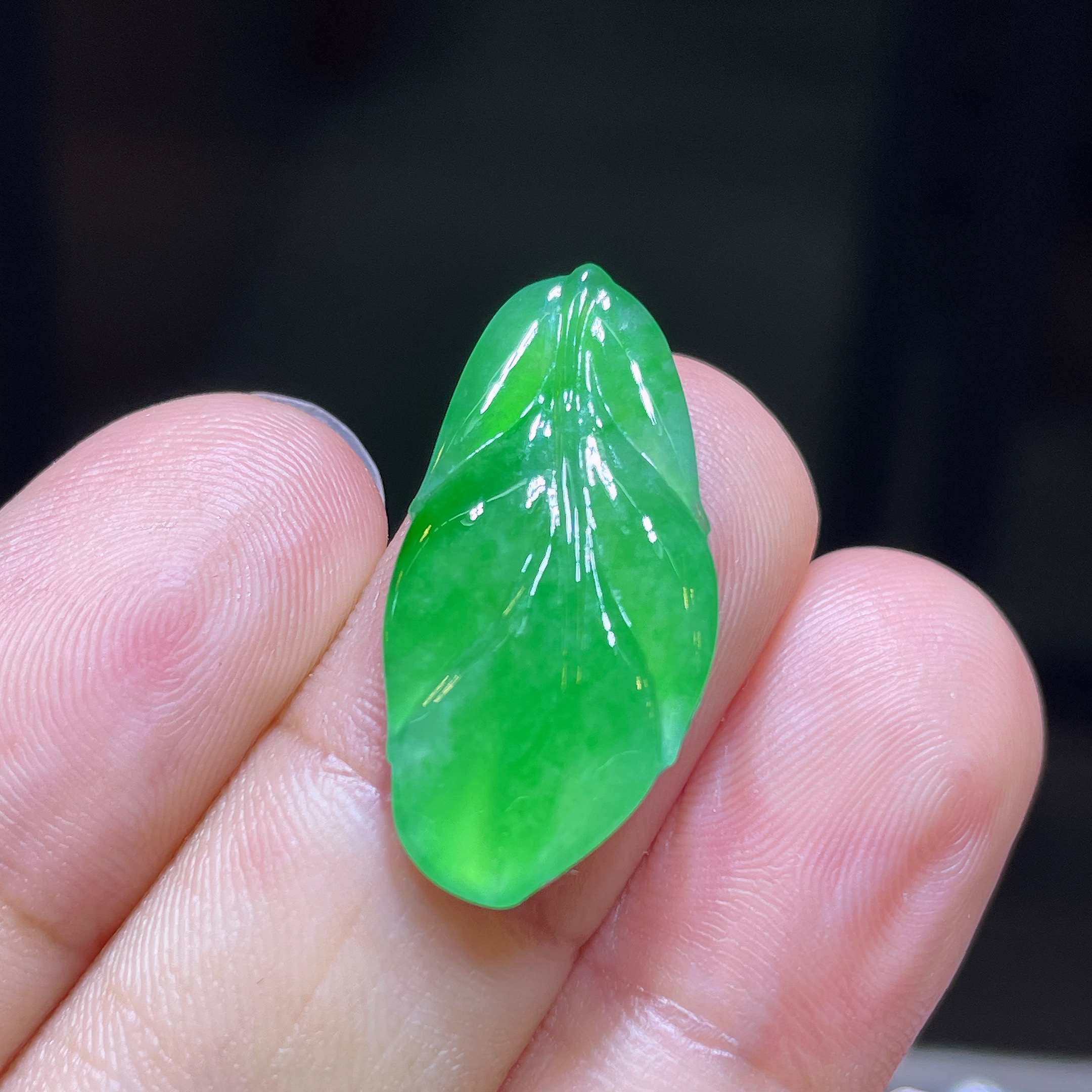 缅甸翡翠A货冰种阳绿叶子，25.8-12.4-3.2
