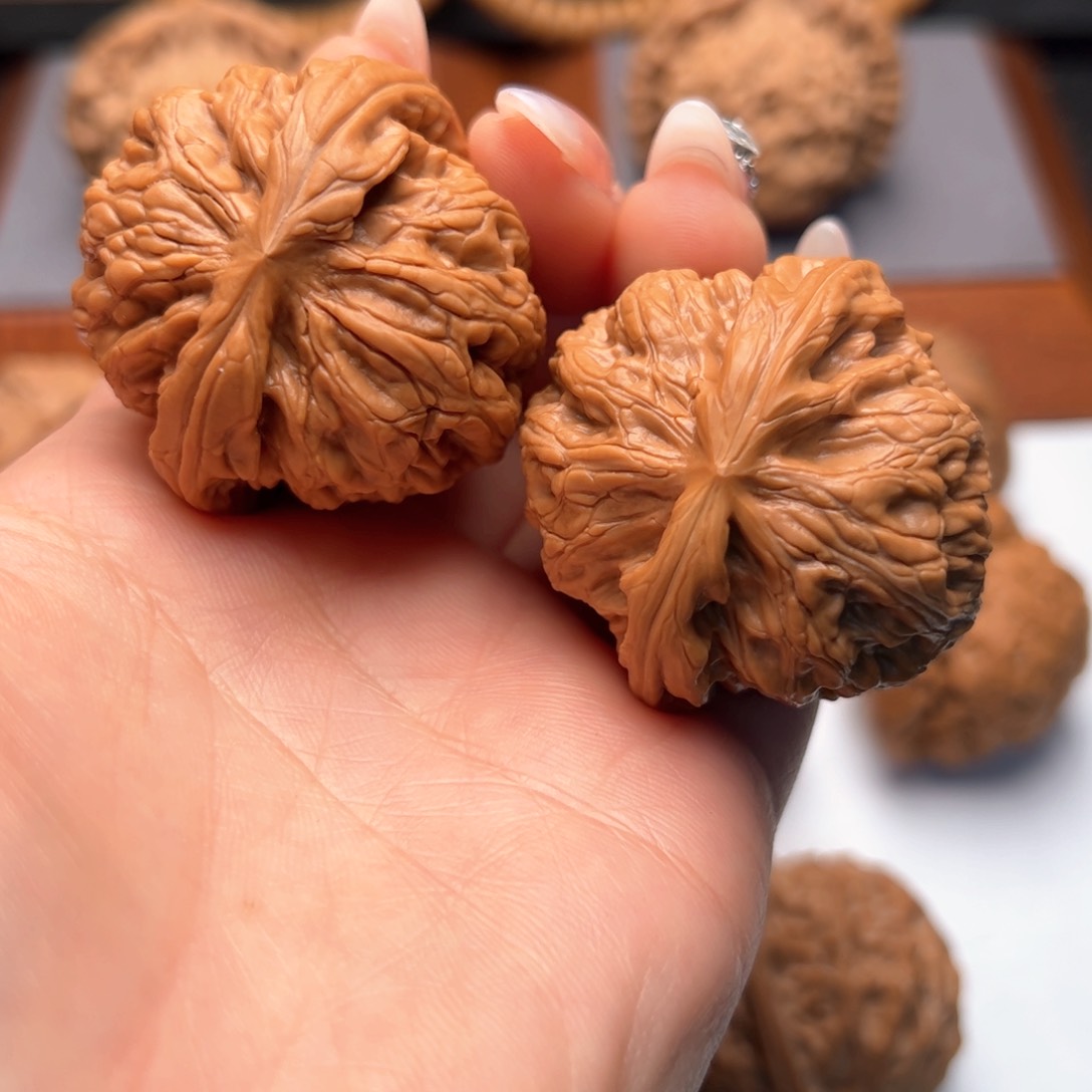 文玩核桃把件红锦鲤40