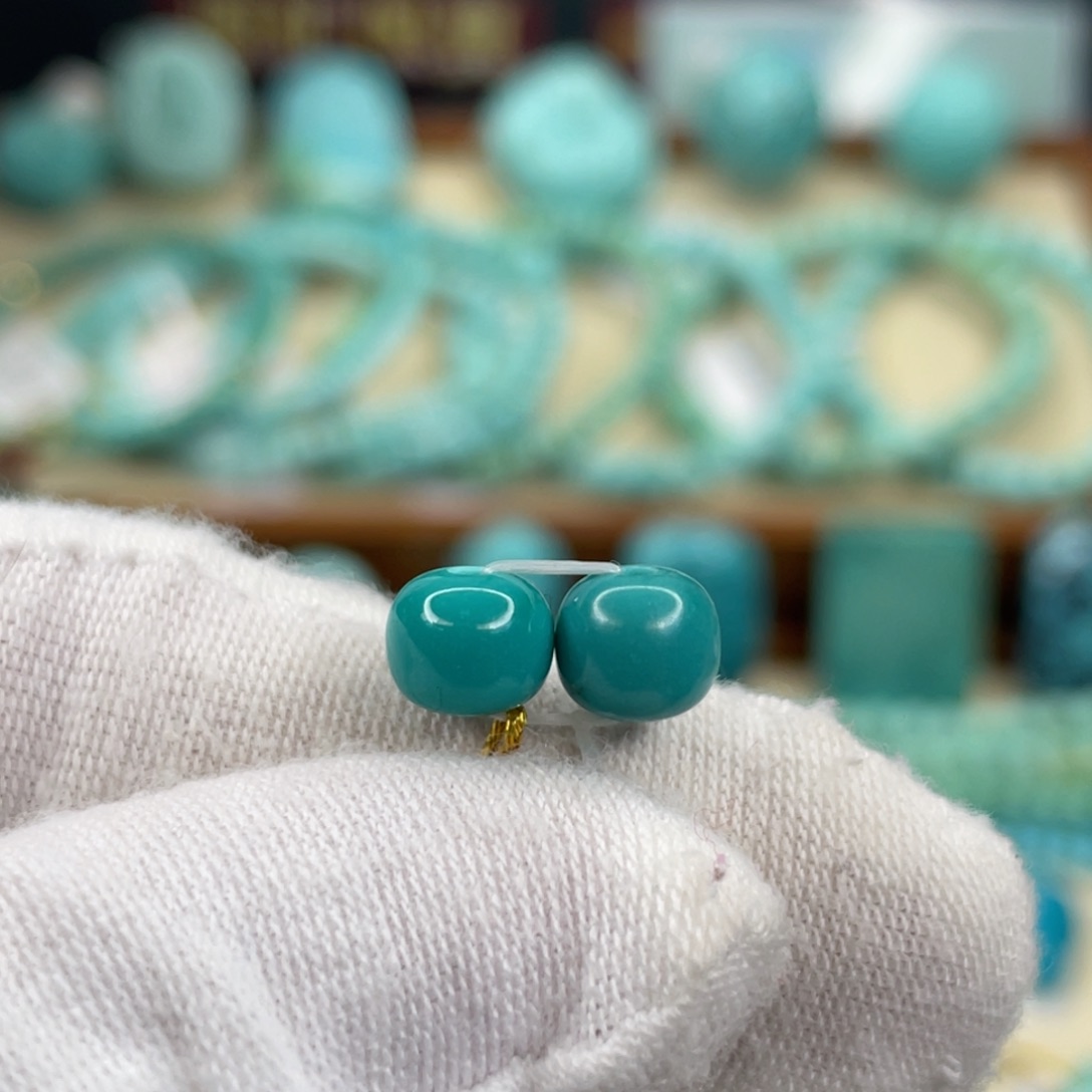 绿松石未镶嵌颈饰